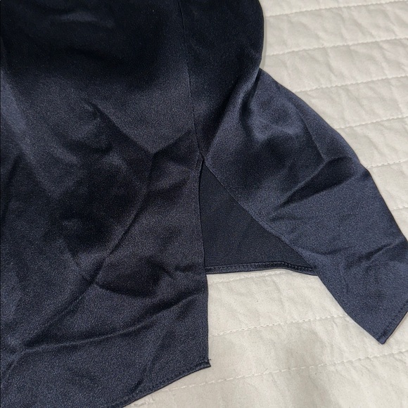 Vince Silk Black Blouse Size Medium euc - Picture 3 of 5